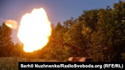 Трофейні російські танки Т-72 і Т-80 ЗСУ допомагають ЗСУ просуватися під Бахмутом, Донеччина, 19 червня 2023 року