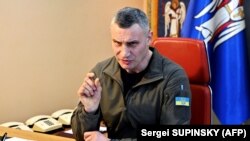 Після трагедії у Деснянському районі Києва, голова районної адміністрації  свою посаду зберіг, а над Кличком, учергове, нависла загроза звільнення з посади голови КМДА