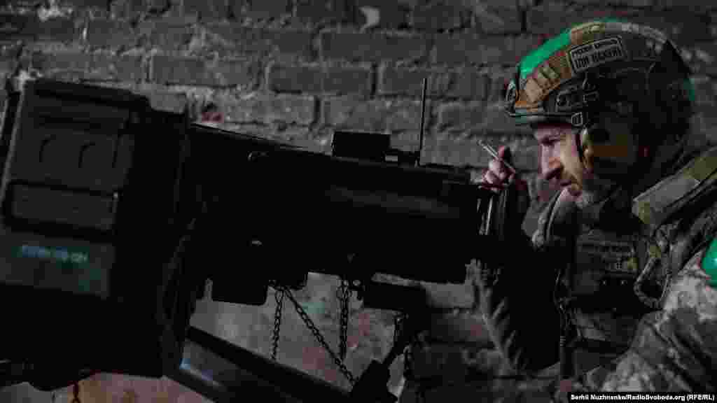 Пехотинцы ВСУ – это первое звено, которое с пулеметами и гранатометами встречает русскую армию в Бахмуте. Именно от них часто зависит, удастся ли оккупационным силам продвинуться в глубь Украины.