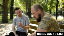 Кореспондент Радіо Свобода Тарас Левченко (л) і Микола Русецький (п)