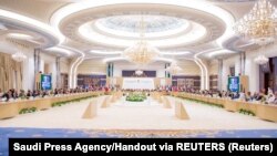 Попередня аналогічна зустріч у Саудівській Аравії, на яку прибули представники понад 40 країн, серпень 2023 року