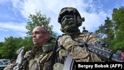 Бойцы "Русского добровольческого корпуса"