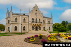 Pașatul „Alexandru Ioan Cuza” de la Ruginoasa, locul înmormântării domnitorului, este astăzi muzeu.