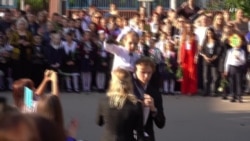 Не хватает ни школ, ни учителей
 Не хватает ни школ, ни учителей