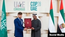 Руслан (Абубакар) Эдельгериев и президент ОАЭ Мухаммед бен Заид Аль Нахайян. Фото из телеграм-канала главы чеченского штаба по оказанию содействию проведения "СВО" Магомеда Даудова