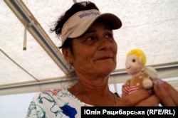 Ольга Александрова зі своїм талісманом-янгеликом