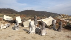 Spomenik palim borcima u svetskim ratovima pod kineskim mašinama u Srbiji Spomenik palim borcima u svetskim ratovima pod kineskim mašinama u Srbiji