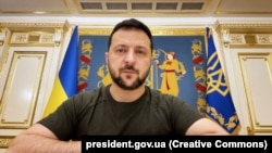 Україна чекає на рішення США щодо військової допомоги, зараз це «критично важливо», заявив у новому зверненні президент Володимир Зеленський