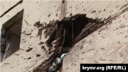 Пʼятеро людей загинули і декілька постраждали у 25-поверховому будинку в Києві, в який минулого тижня влучили уламки російської ракети