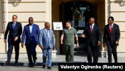 Африканський візит: прем’єр-міністр Єгипету Мустафа Мадбулі, президент Сенегалу Макі Салл, президент Союзу Коморських островів Азалі Ассумані, президент України Володимир Зеленський, президент ПАР Сиріл Рамафоса і президент Замбії Хакаінде Хічілема. Київ, 16 червня 2023 року