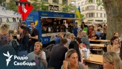 «Швейцарці ідуть зі своїми баночками, щоб купити додому борщу». Як українські біженки розвивають бізнес за кордоном (відео) «Швейцарці ідуть зі своїми баночками, щоб купити додому борщу». Як українські біженки розвивають бізнес за кордоном (відео)