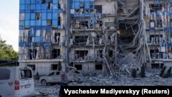 Російські війська поцілили у район приватної житлової забудови міста. Фото ілюстративне