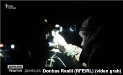 Вночі доводиться наводитись лише через бусоль, підсвічуючи її ліхтариком