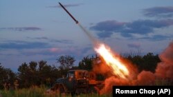 ЗСУ закріплюються на досягнутих рубежах, проводять зачистку, розмінування і дорозвідку місцевості та завдають противнику ураження артилерією по виявлених цілях