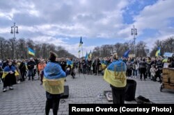На початку було важко визначити, які основні потреби мають українці, каже волонтер Павло Мельник