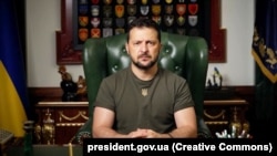 «Дуже важливо додати рішень вільного світу, який повинен захищати себе», – сказав президент