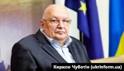 Директор Інституту української мови Павло Гриценко під час презентації фотолітопису «Нескорена Україна у війні цивілізацій». Київ, 17 квітня 2024 року