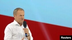 Лідер головної опозиційної партії Польщі «Громадянська платформа» (PO) Дональд Туск виступає з промовою під час з’їзду партії «Громадянська платформа» в Тарнові, Польща, 9 вересня 2023 р.
