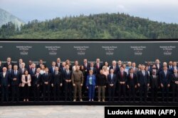 Спільна фотографія учасників Саміту миру. Бюрґеншток, Швейцарія, 15 червня 2024 року