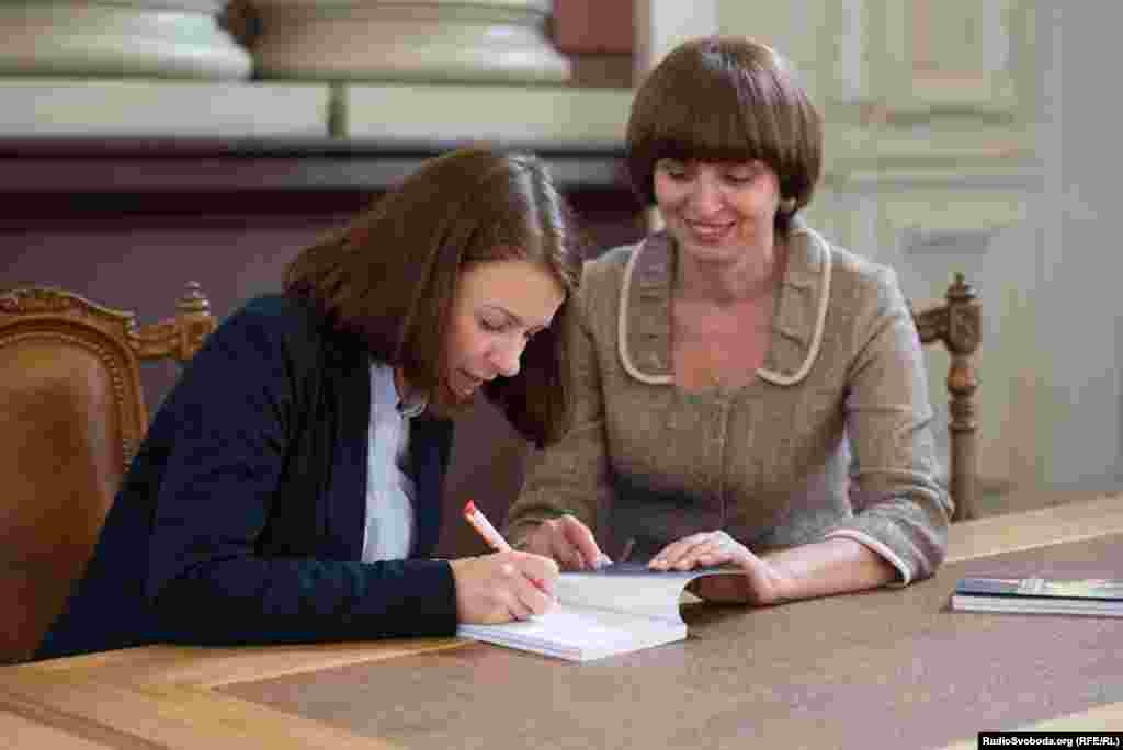 Презентація книжки «Говорить Радіо Свобода: 60 років в ефірі», разом з її авторкою Оленою Ремовською, вересень 2014 року