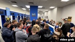 Черги до паспортного сервісу в Польщі