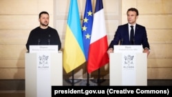 Зеленський, серед іншого, заявив, що Франція готова приймати на навчання додаткових пілотів на додаткових літаках. Париж про це поки офіційно не повідомляє