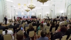 Жена Эрнста расплакалась в Кремле Жена Эрнста расплакалась в Кремле