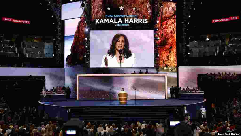 Общенациональную известность Камала Харрис приобрела в 2012 году, когда выступила на съезде Демократической партии в Шарлотте, Северная Каролина. Ее выбор в качестве одного из основных ораторов на съезде показал ее растущее влияние и перспективы в качестве возможного будущего лидера партии.  