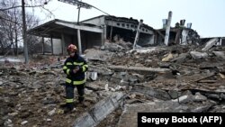 Армія РФ вчергове обстріляла зі ствольної артилерії, реактивної системи залпового вогню «Ураган» міста Бахмут, Костянтинівку, Авдіївку та Красногорівку, а також село Тоненьке. Фото ілюстративне