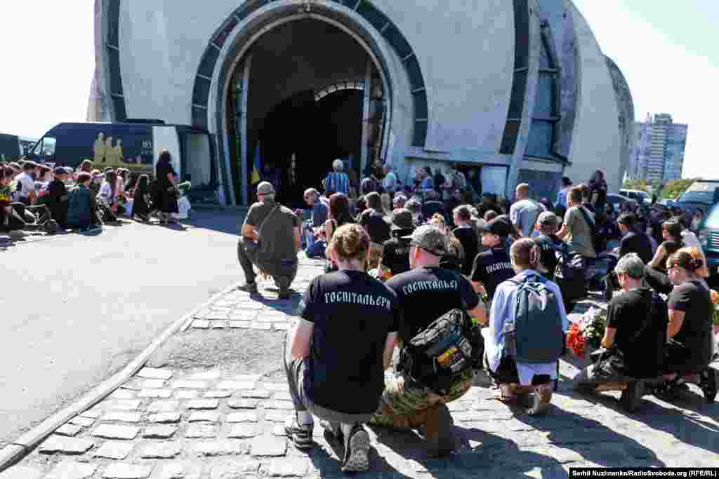 В останню путь Олександру Мулькевич проводжали на колінах  