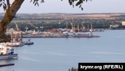 В окупованій Росією Керчі пролунали вибухи в районі суднобудівного заводу (фото ілюстративне)