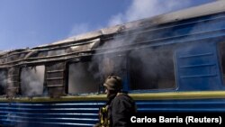 На місце удару оперативно прибули рятувальники та бригади швидкої допомоги. Фото архівне 