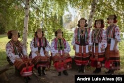 Хор з Тарасівки співає для воїнів Збройних сил України