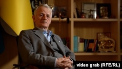 Национальный лидер крымскотатарского народа Мустафа Джемилев во время интервью. Киев, 10 мая 2024 года