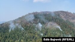 Požar na Ponijerima kod Kaknja u središnjoj BiH, koji su ugasili helikopteri Oružanih snaga 16. augusta 2024.