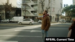 Кадр из фильма "Аргентина. Уехать от войны"