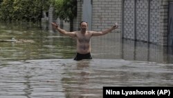 Руйнування цієї гідроспоруди, кажуть фахівці, наразило на ризик велику кількість цивільного населення, можливе затоплення 80 населених пунктів