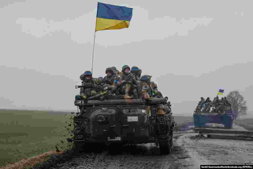 Державний прапор на бронетехніці –  як символ звільнення Київської, Чернігівської та Сумської областей. Кінець березня, початок квітня 2022 року