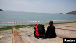 Srpnja 17-og hrvatski državljanin navečer svojom 12 i po metarskom jahtom udario je u ribarski brod "Mašun" iz Tkona na Murteru i pritom ubio 61-godišnjeg kuhara na ribarici. Jahta je nakon sudara potonula na dubinu od 85 metara.