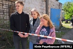 Мешканці району на місці трагедії