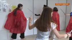 Відчути себе вдома: українські діти у Словаччині грають у театрі Відчути себе вдома: українські діти у Словаччині грають у театрі