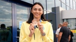 «Російських легкоатлетів у спорті не буде»: бронзова призерка Олімпіади Геращенко (відео) «Російських легкоатлетів у спорті не буде»: бронзова призерка Олімпіади Геращенко (відео)