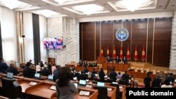 Жогорку Кеңеш, парламент Киргизстану, фото ілюстративне