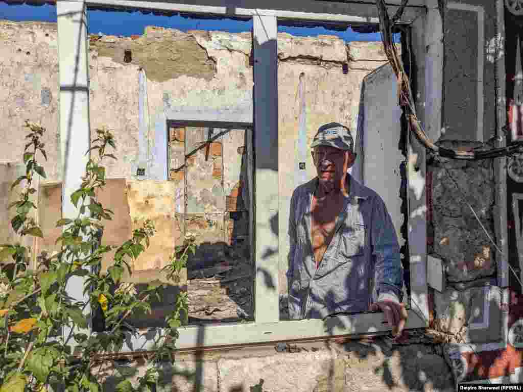 Ось що залишилося від хати, у якій він прожив майже 50 років свого життя