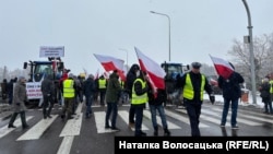 За даними ДПСУ, сьогодні о 11:30 завершилася акція протесту перед пунктом пропуску «Шегині-Медика».