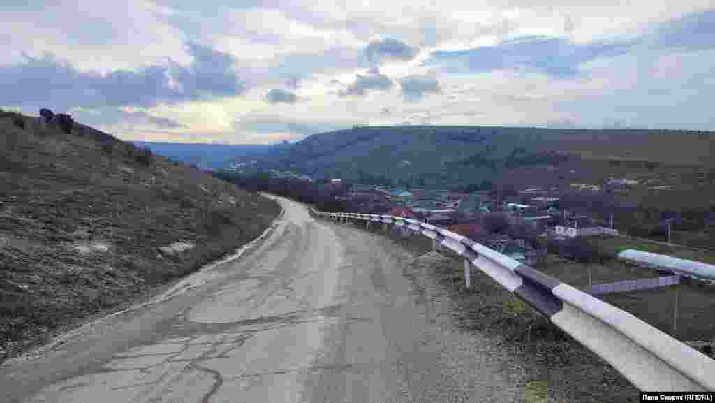 Дорога от центра Тургеневки до центра Белокаменного занимает от силы пятнадцать минут – села граничат друг с другом