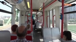 Poruke protiv rušenja dok vlast 'odbrojava' mostu na Savi u Beogradu Poruke protiv rušenja dok vlast 'odbrojava' mostu na Savi u Beogradu