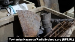 Евакуйовані до Запоріжжя експонати з музею школи села Омельник, яка знищена російськими КАБами