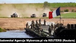 Vojna vežba Defender Europe 2022. na kojoj su učestvovale švedske, francuske, američke i poljske trupe u Poljskoj, maj 2022.