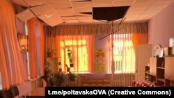 За даними обласної влади, уламки пошкодили школу та дитячий садочок у Полтавському районі